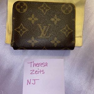 Louis Vuitton zipped coin purse
